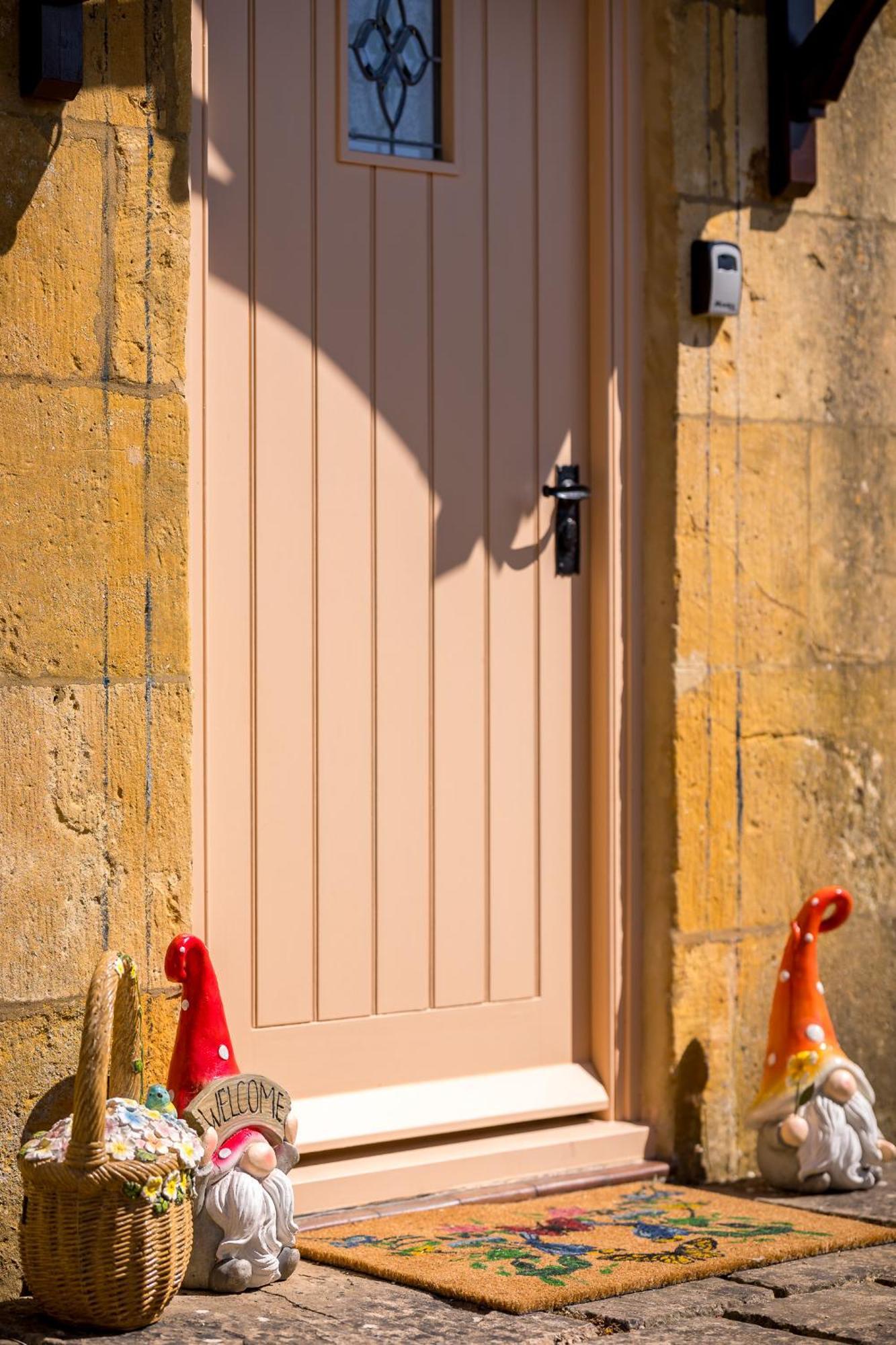 Broadway Scandi Chic Authentic Cottage Exterior foto