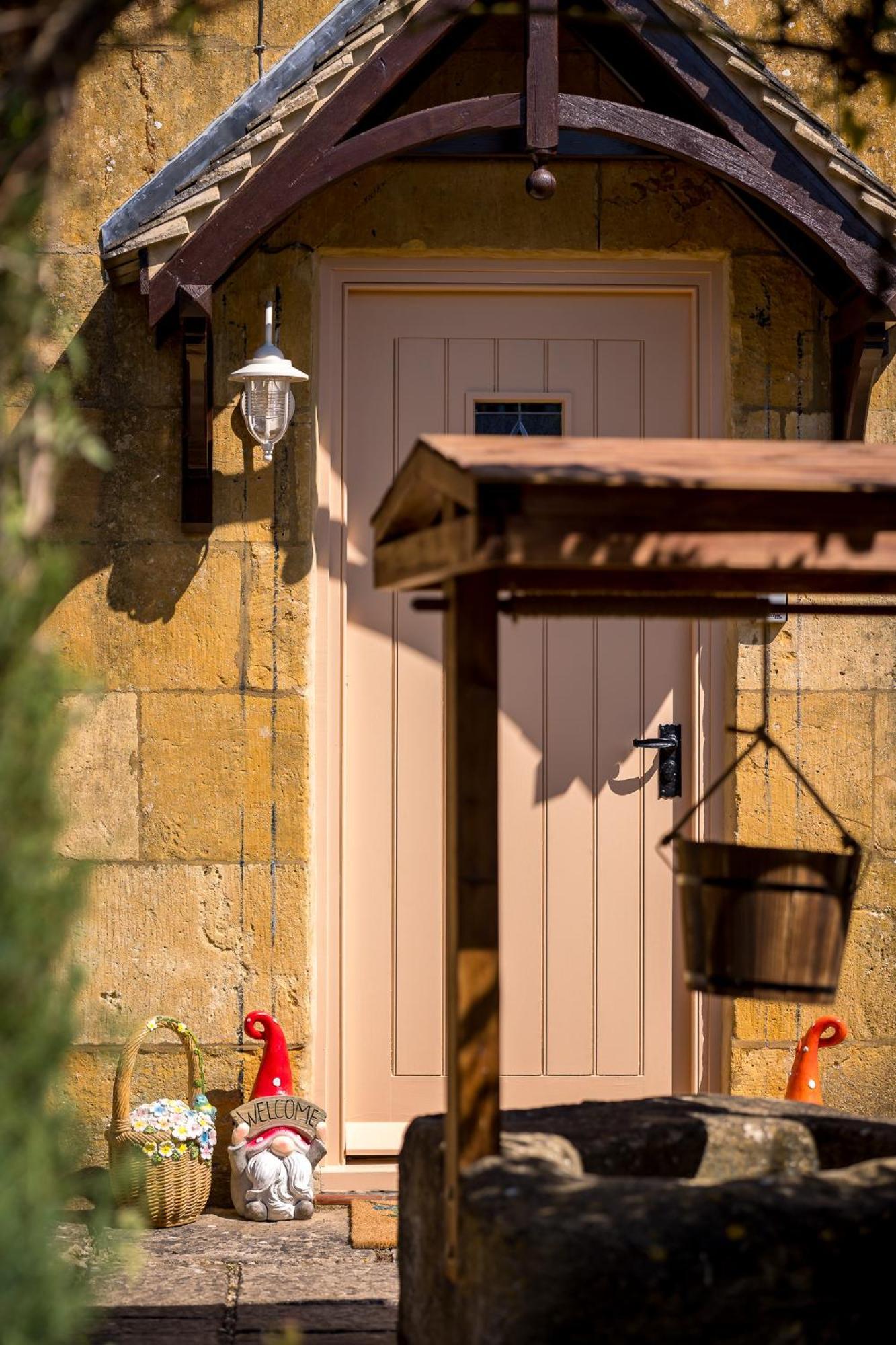 Broadway Scandi Chic Authentic Cottage Exterior foto
